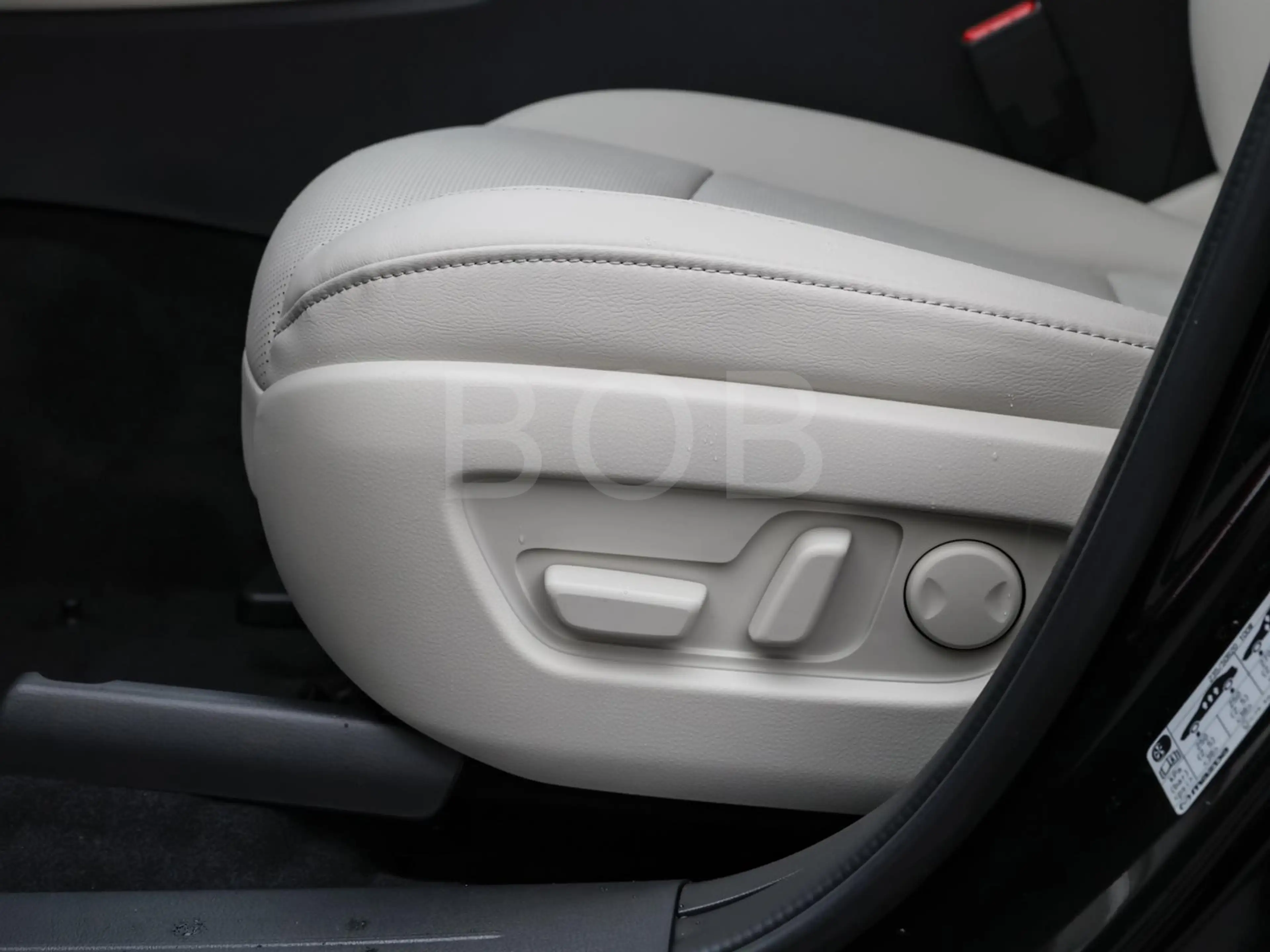 Mazda CX-60 3.3D 8AT AWD Takumi Plus LEDER SD NAVI SHZ — photo 6