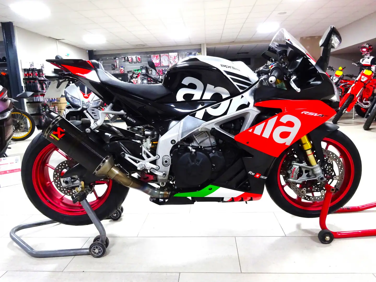 Aprilia RSV4 Gris - 1