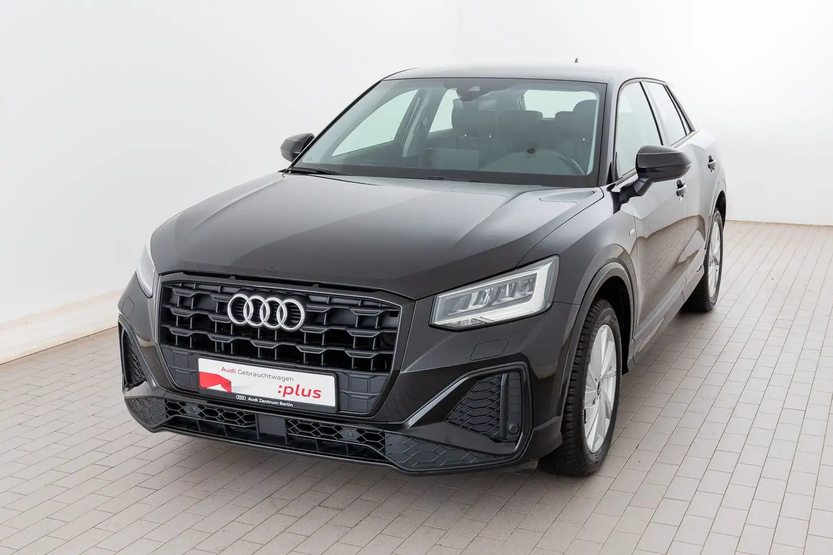 Audi Q2 S line 35 TFSI S tr. RFK NAVI SIDE LED Zwart - 2