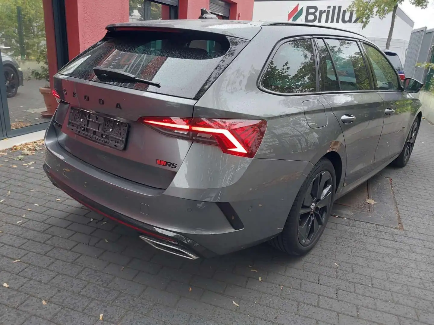 Skoda Octavia Combi RS+Pano+LED+RFK Grau - 2