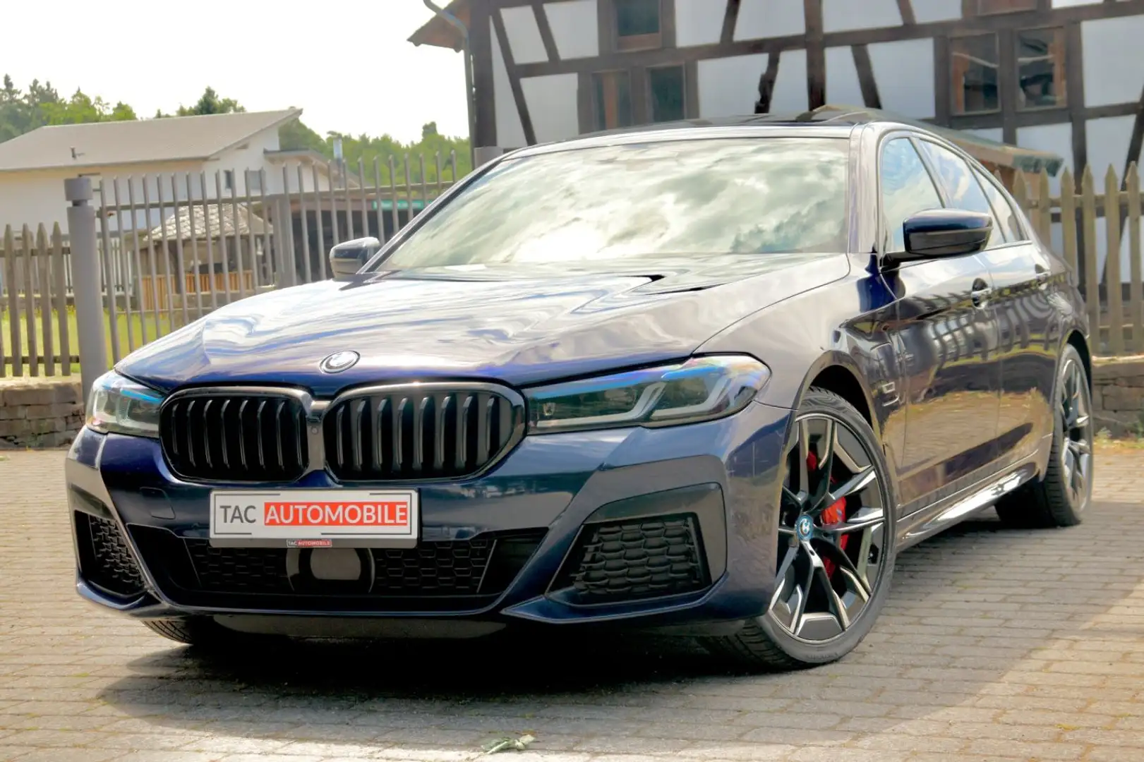 BMW 545 e Lim. xDrive M Sport 100% Exclusive Voll! Bleu - 1