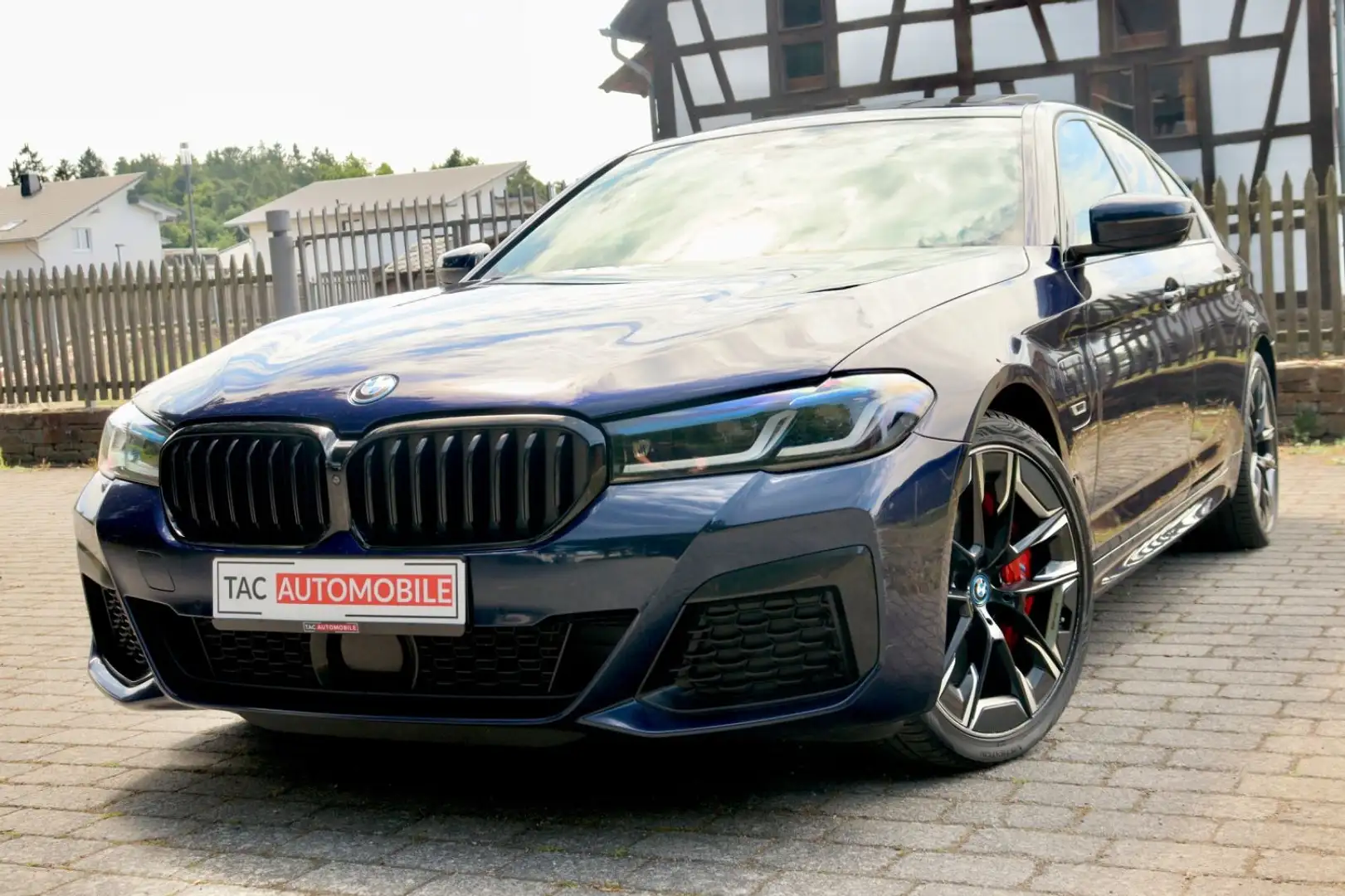 BMW 545 e Lim. xDrive M Sport 100% Exclusive Voll! Bleu - 2