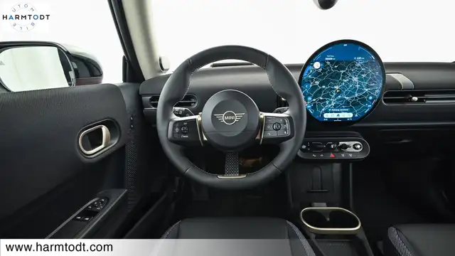 Mini Hatch view 12