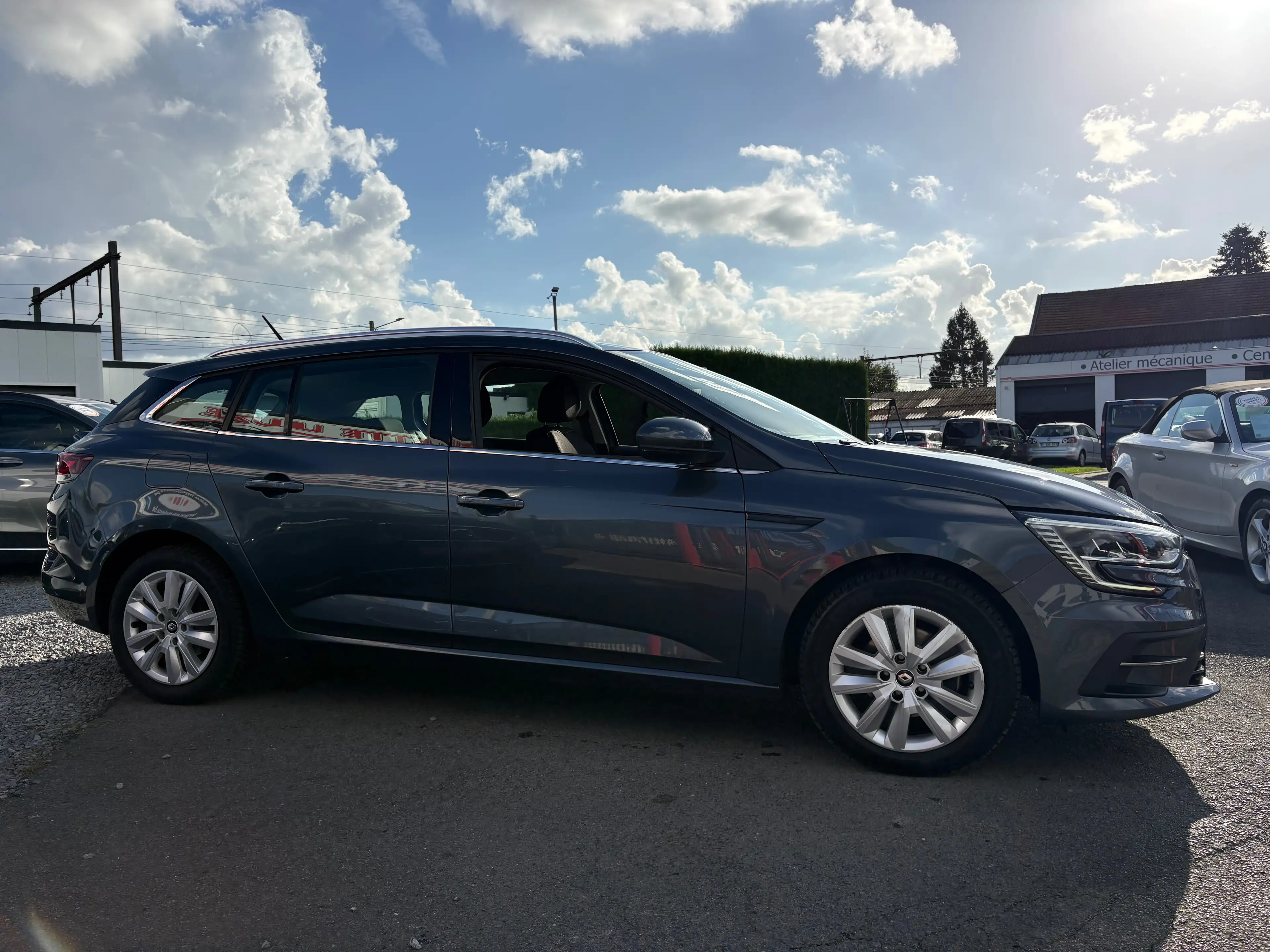 Renault Megane TVA RECUPERABLE/ CAPTEUR AV-ARR / CLIM/ GPS/ ATT REMORQUE/ OPTION +++ — photo 6