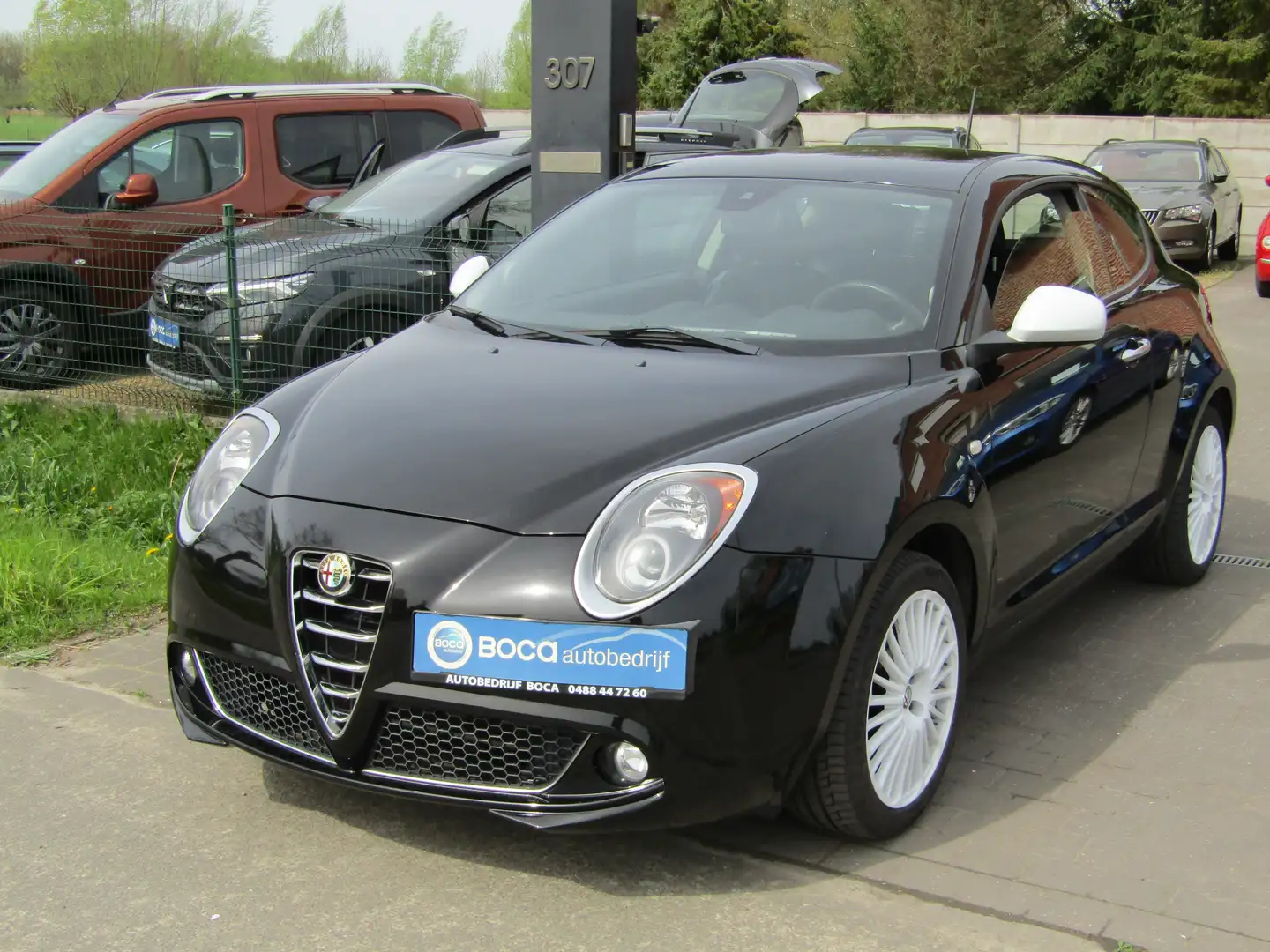 Alfa Romeo MiTo 1.4i Junior Start Schwarz - 1