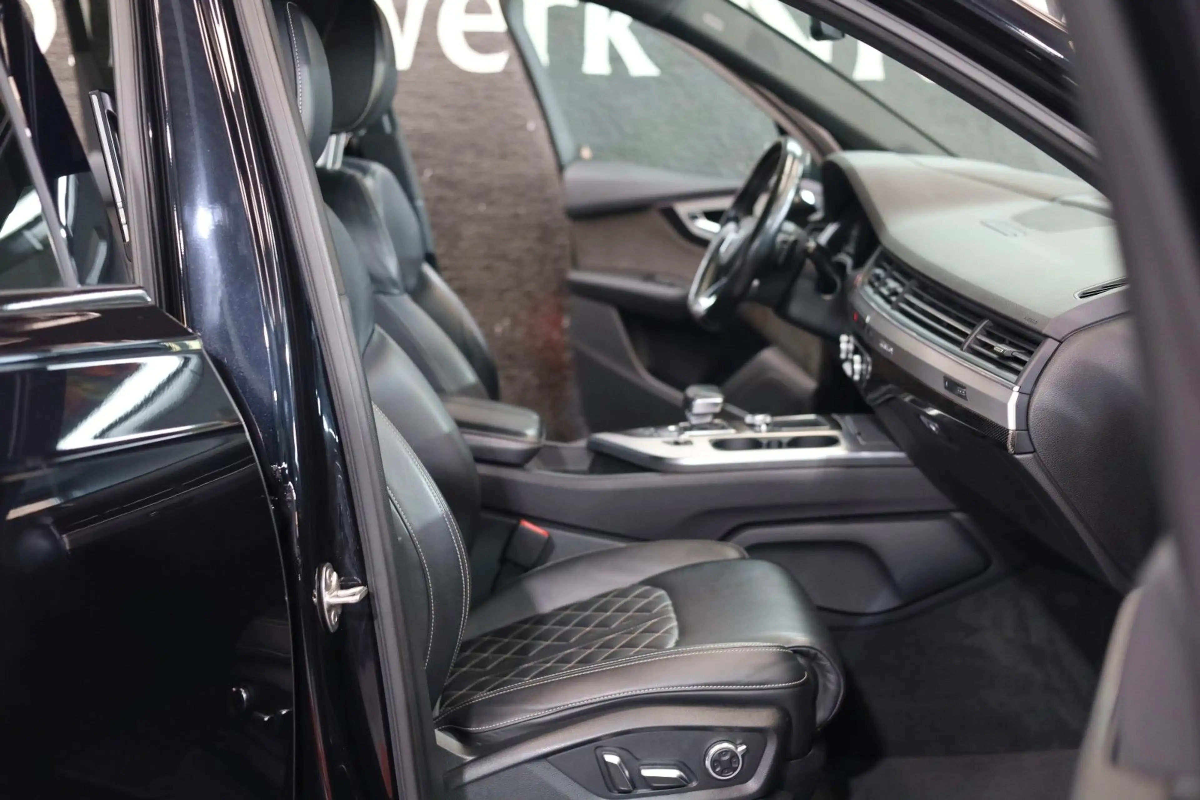 Audi SQ7 4.0 TDI*RS Sitze* 7-Sitzer*Pano*Head-Up — photo 4
