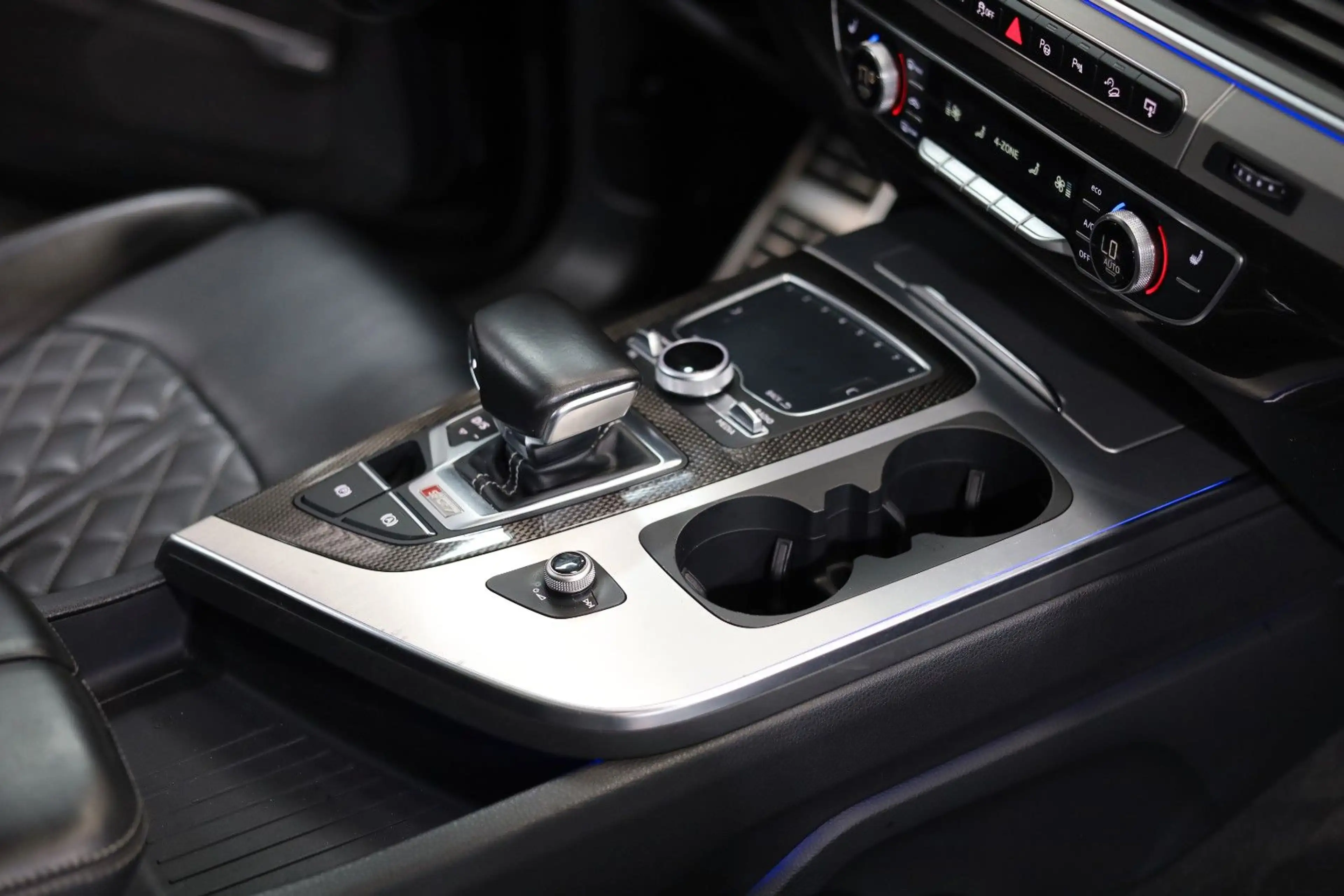 Audi SQ7 4.0 TDI*RS Sitze* 7-Sitzer*Pano*Head-Up — photo 14