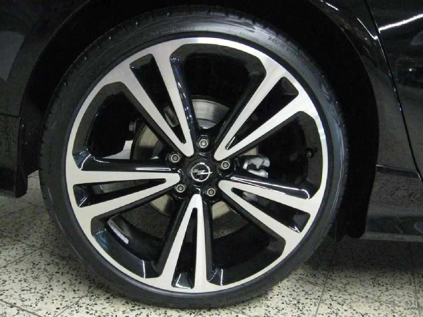 Opel Insignia Ultimate Schwarz - 2