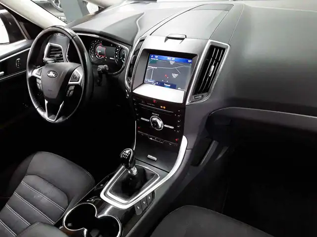 Ford Galaxy view 9