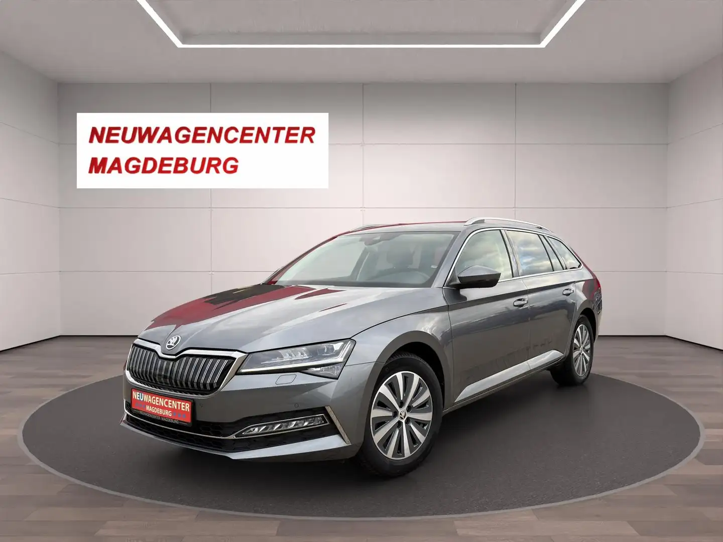 Skoda Superb 1.4 TSI iV STYLE *MATRIX*4xSHZ*elektr.HECKKLAPPE* Grau - 1