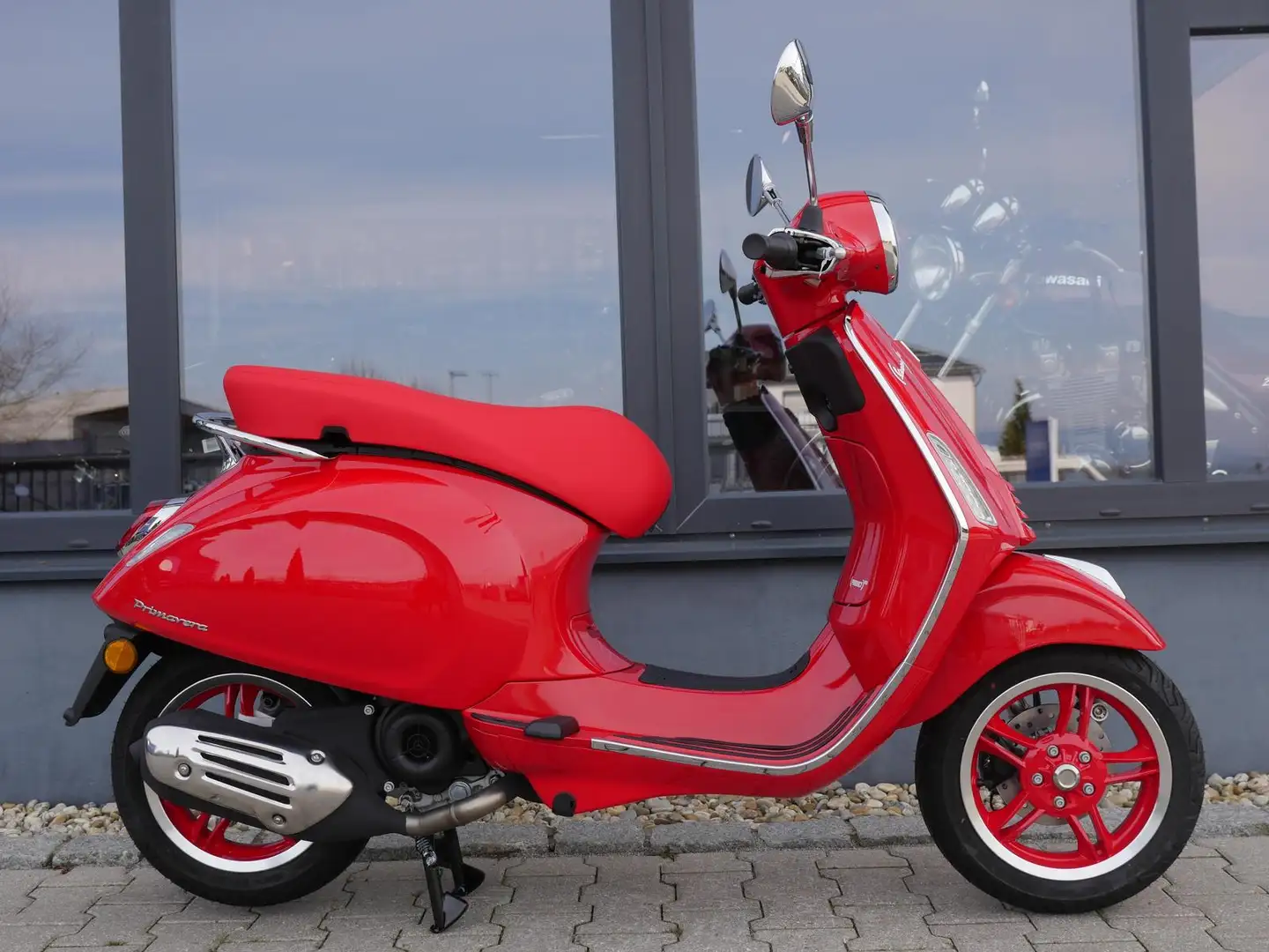 Vespa Primavera 50 RED - Facelift - neues Modell - 1