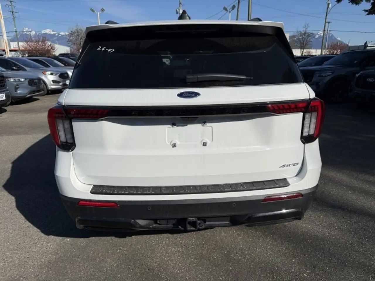 Ford Explorer снимка Ford Explorer