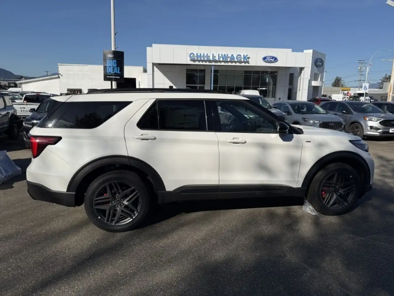 Ford Explorer снимка Ford Explorer