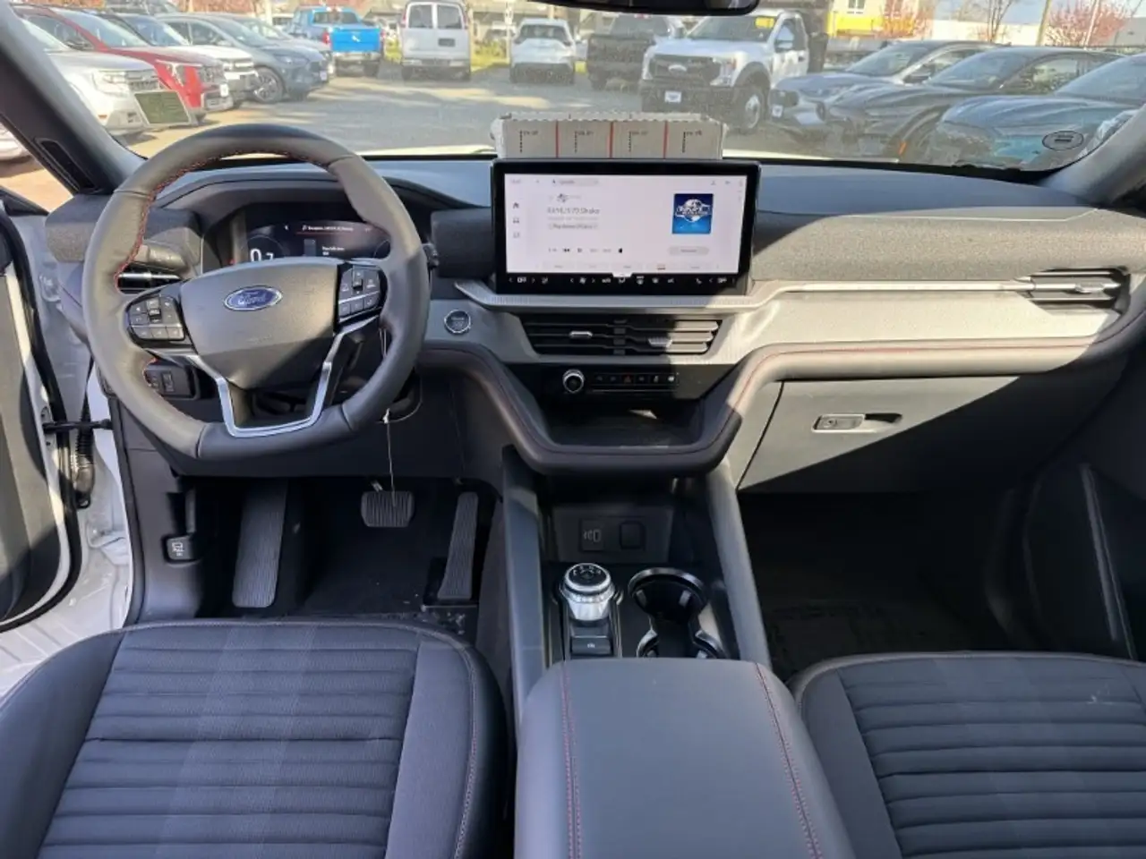 Ford Explorer снимка Ford Explorer