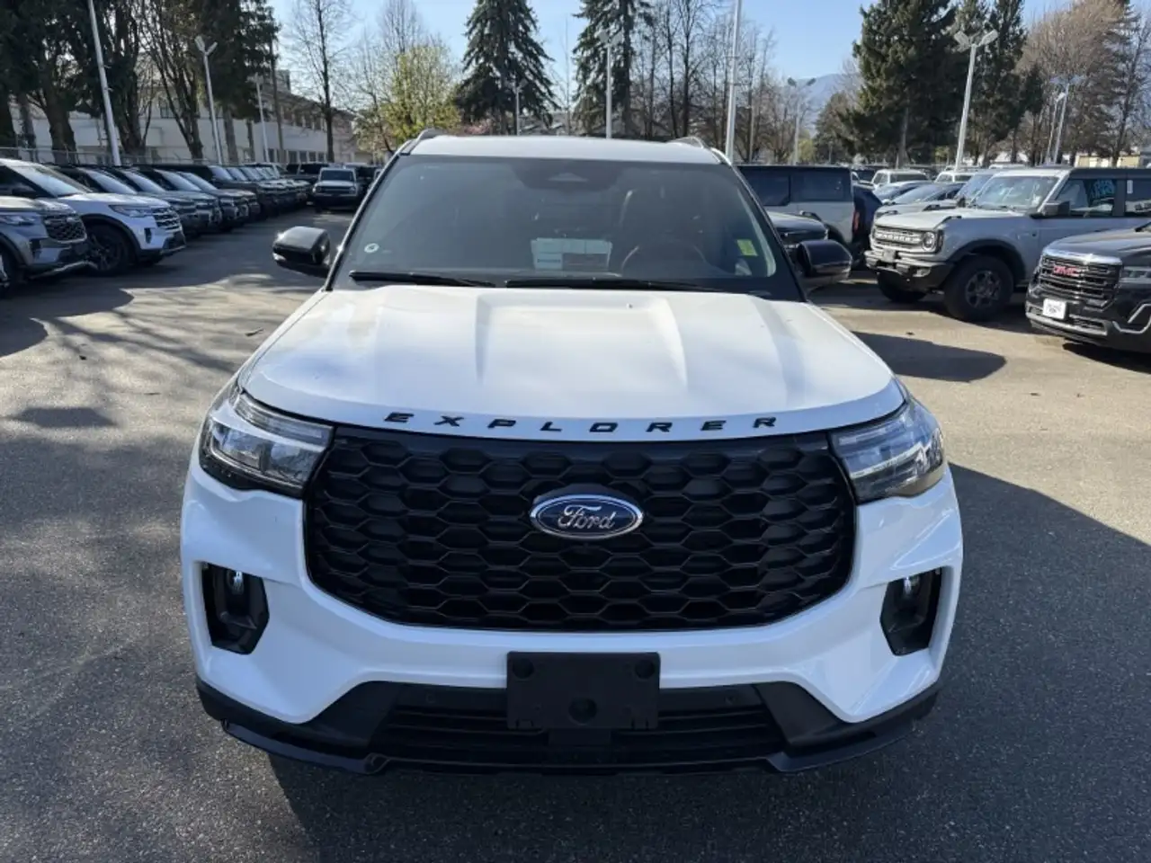 Ford Explorer снимка Ford Explorer
