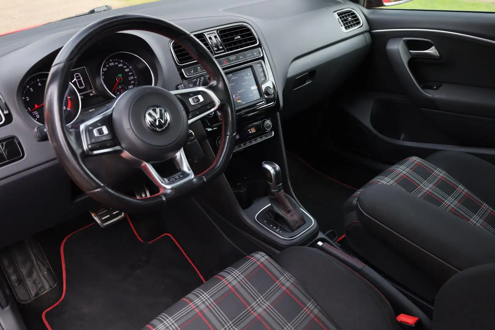Volkswagen Polo GTI 1.8 TSI DSG. | Panorama | Full Led | Camera | Clim Rood - 2