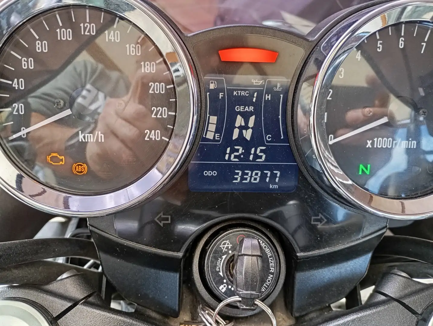 Kawasaki Z900RS Vert - 2