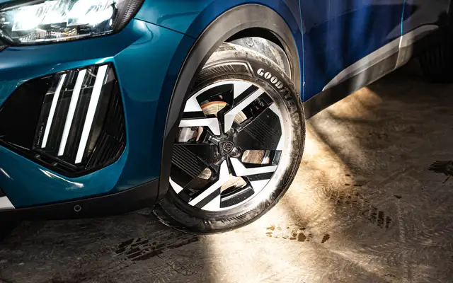Peugeot 2008 view 5
