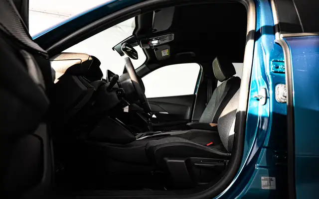 Peugeot 2008 view 9