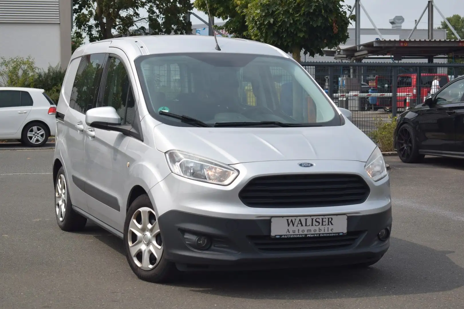 Ford Transit Courier *Klima*Navi*BT*Sitzh.*5-Sitzer* Silber - 1
