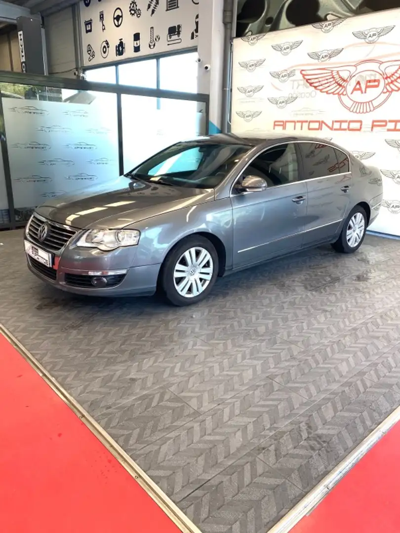 Volkswagen Passat Variant 2.0TDI Highline siva - 1