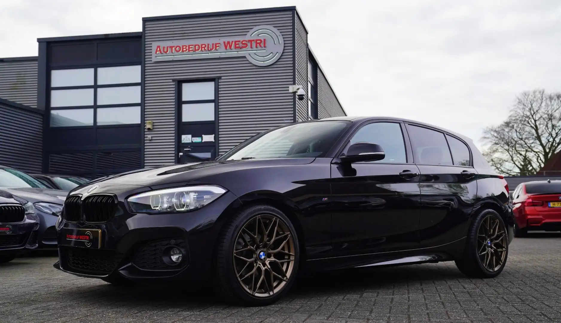 BMW 118 1-serie 118i High Executive | M-pakket | Facelift Zwart - 1