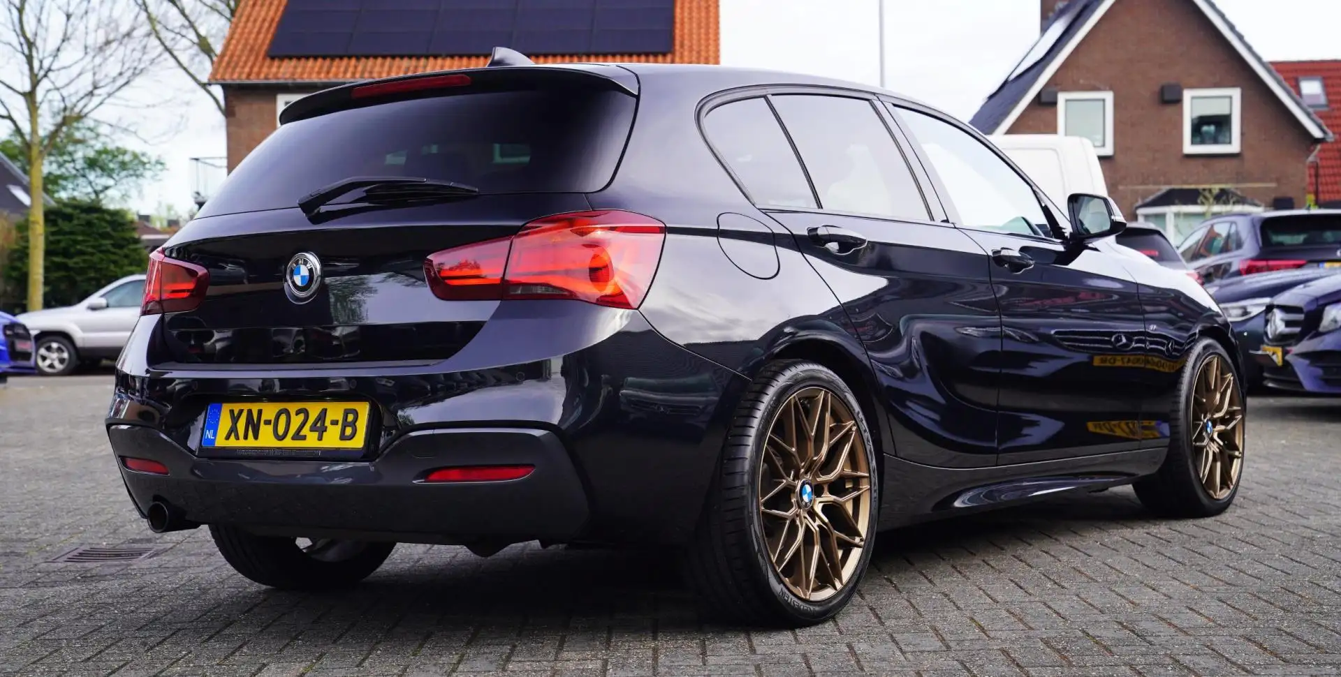BMW 118 1-serie 118i High Executive | M-pakket | Facelift Zwart - 2