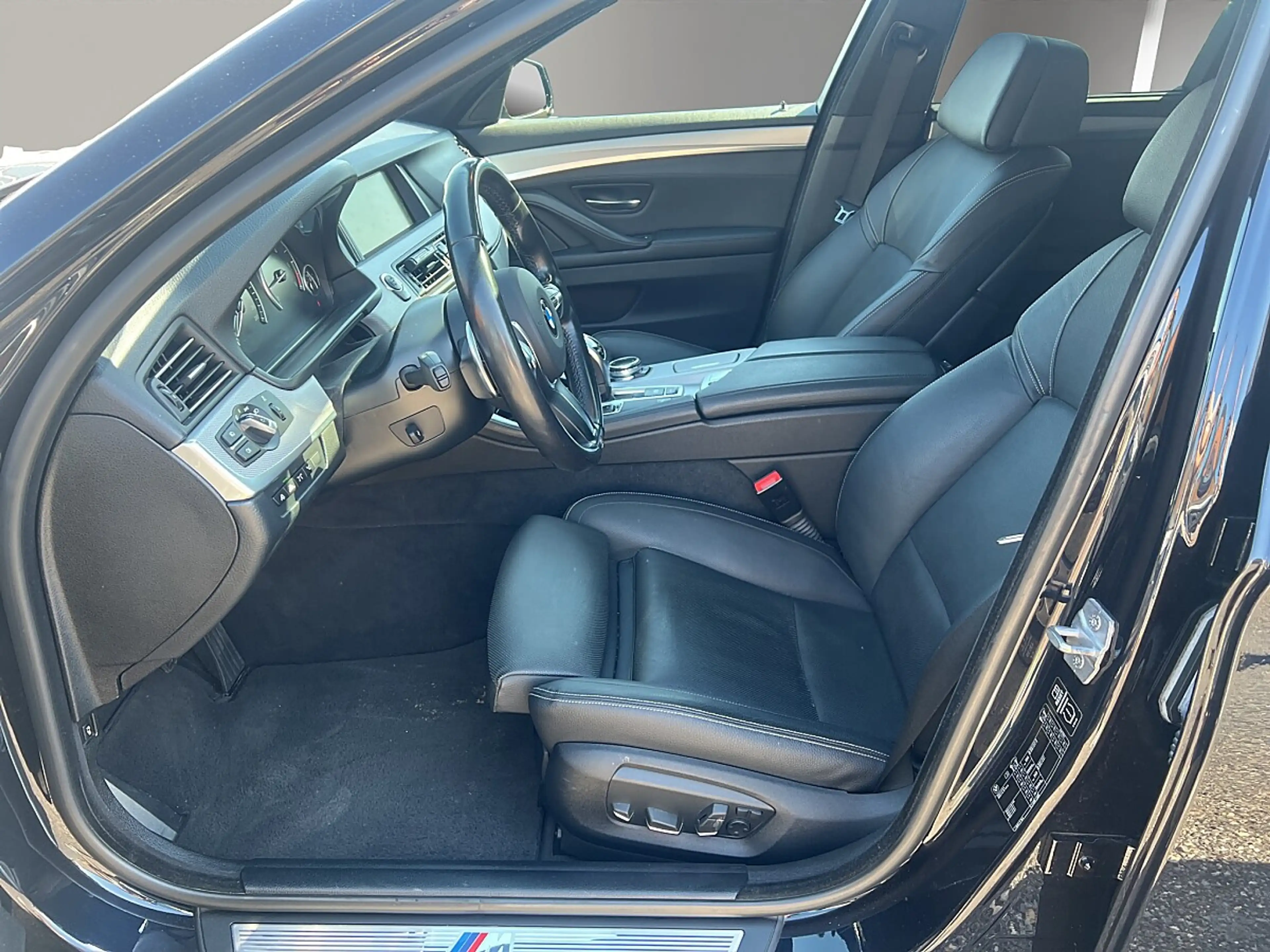 BMW 535 d Aut. *M-PAKET*HEAD-UP*SCHIEBEDACH* — photo 10
