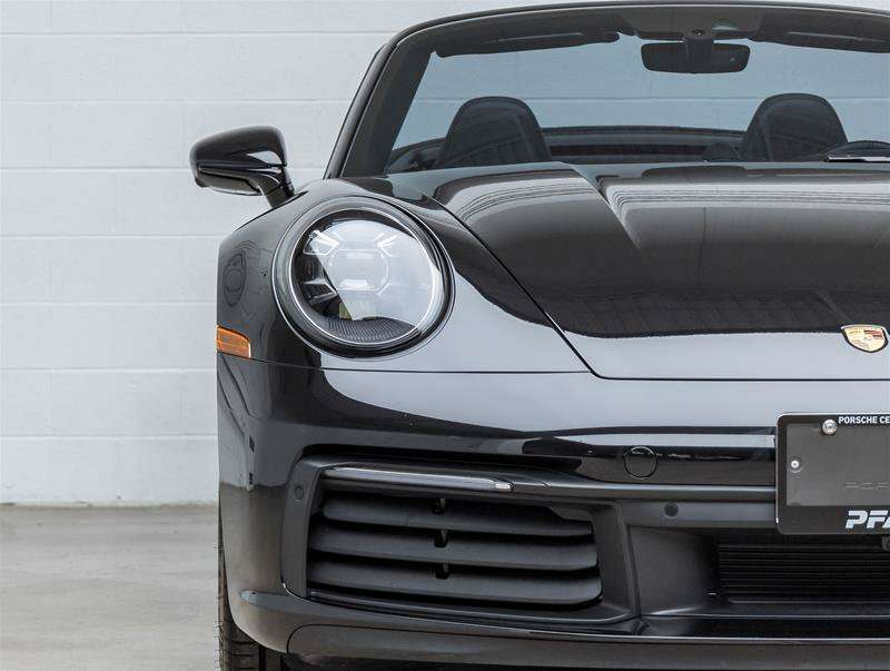 2023 Porsche 911 Carrera 4 Cabriolet — снимка 1