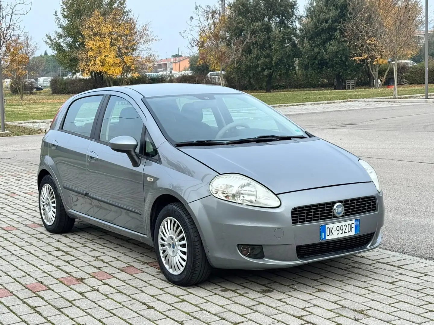 Fiat Grande Punto 1.4 8V Dynamic gpl ok neopatentati - 1