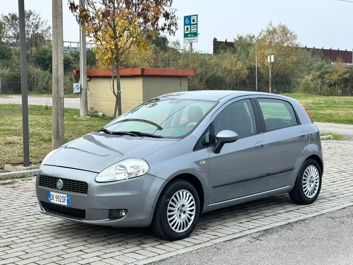 Fiat Grande Punto 1.4 8V Dynamic gpl ok neopatentati - 2