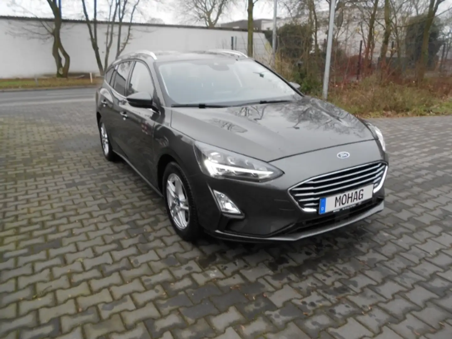 Ford Focus Turnier 1.0 EcoBoost EU6d Cool & Connect Navi LED Grau - 2