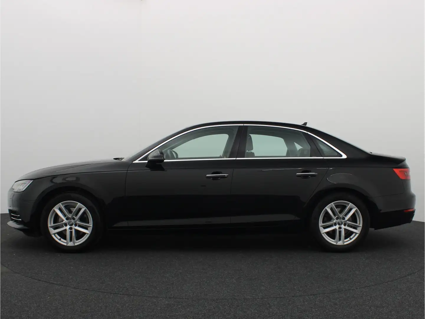 Audi A4 Limousine 2.0 TFSI ultra Design Pro Line Plus AUTO Zwart - 2