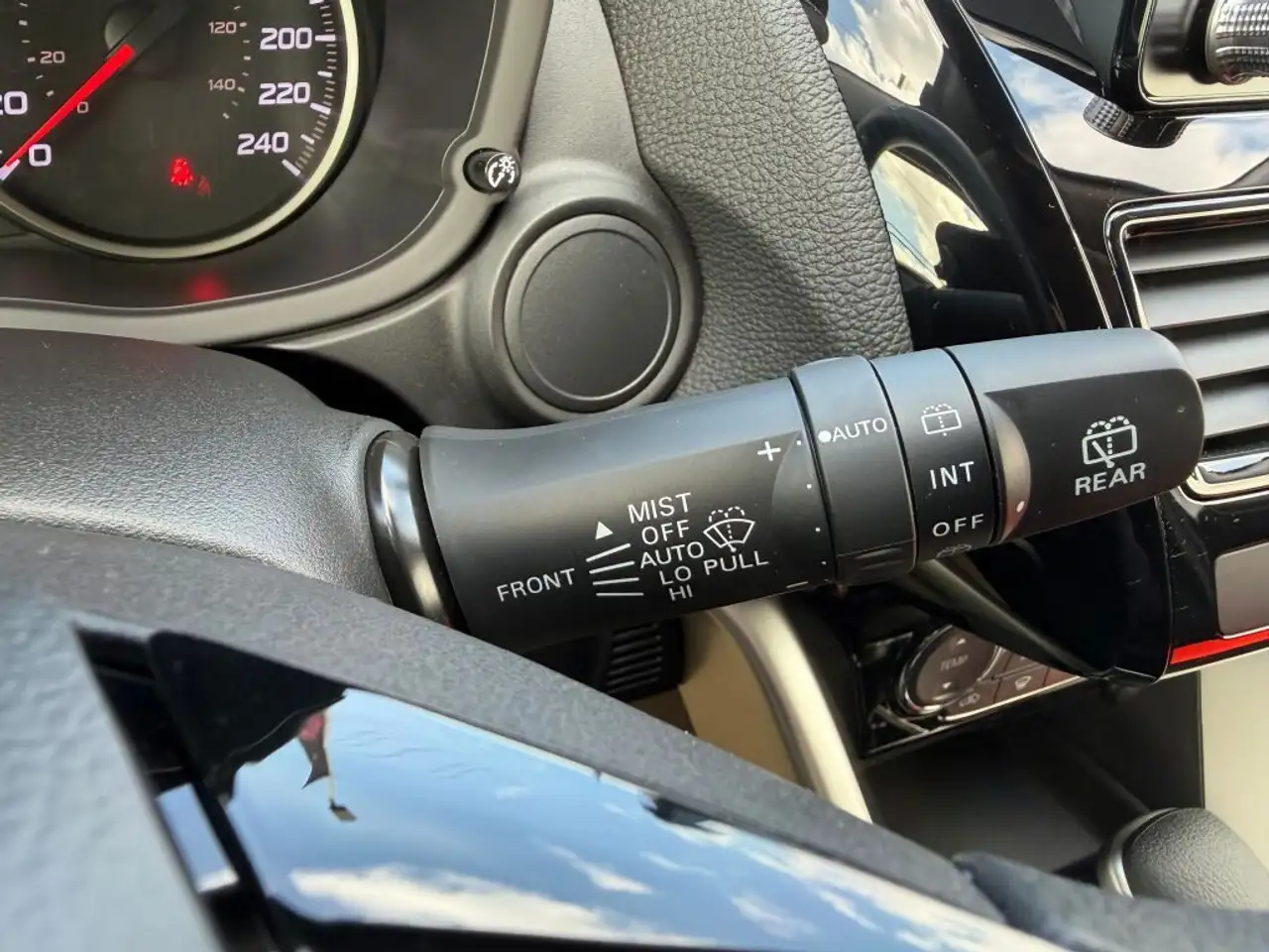 Mitsubishi Eclipse Cross снимка Mitsubishi Eclipse Cross