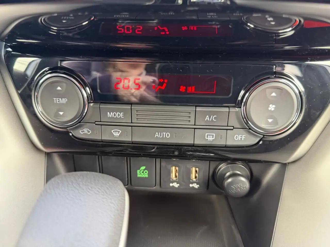 Mitsubishi Eclipse Cross снимка Mitsubishi Eclipse Cross
