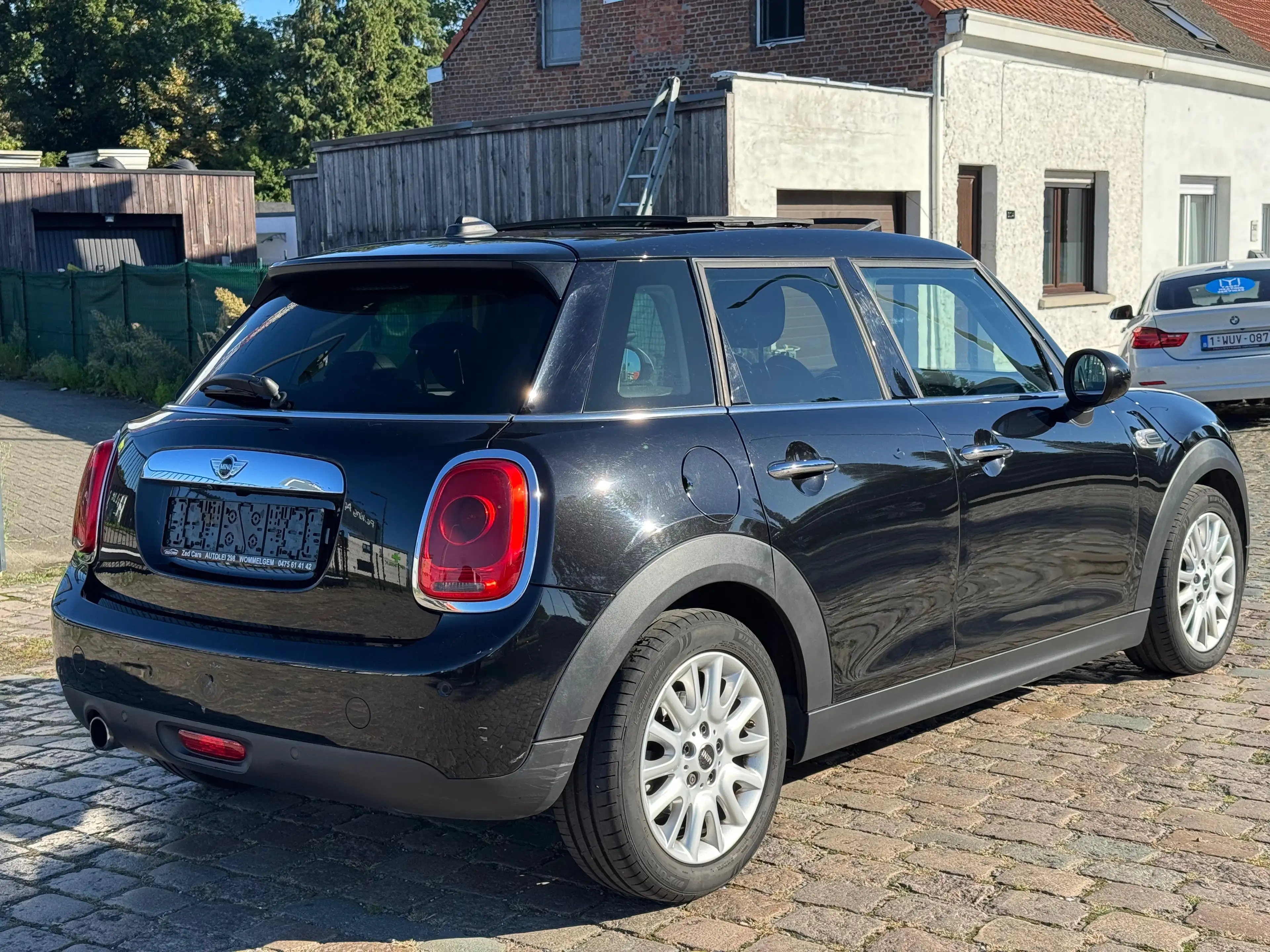 MINI Cooper D Mini 1.5 DA Cooper *Pano*Navi*Leder*Camera* — photo 3
