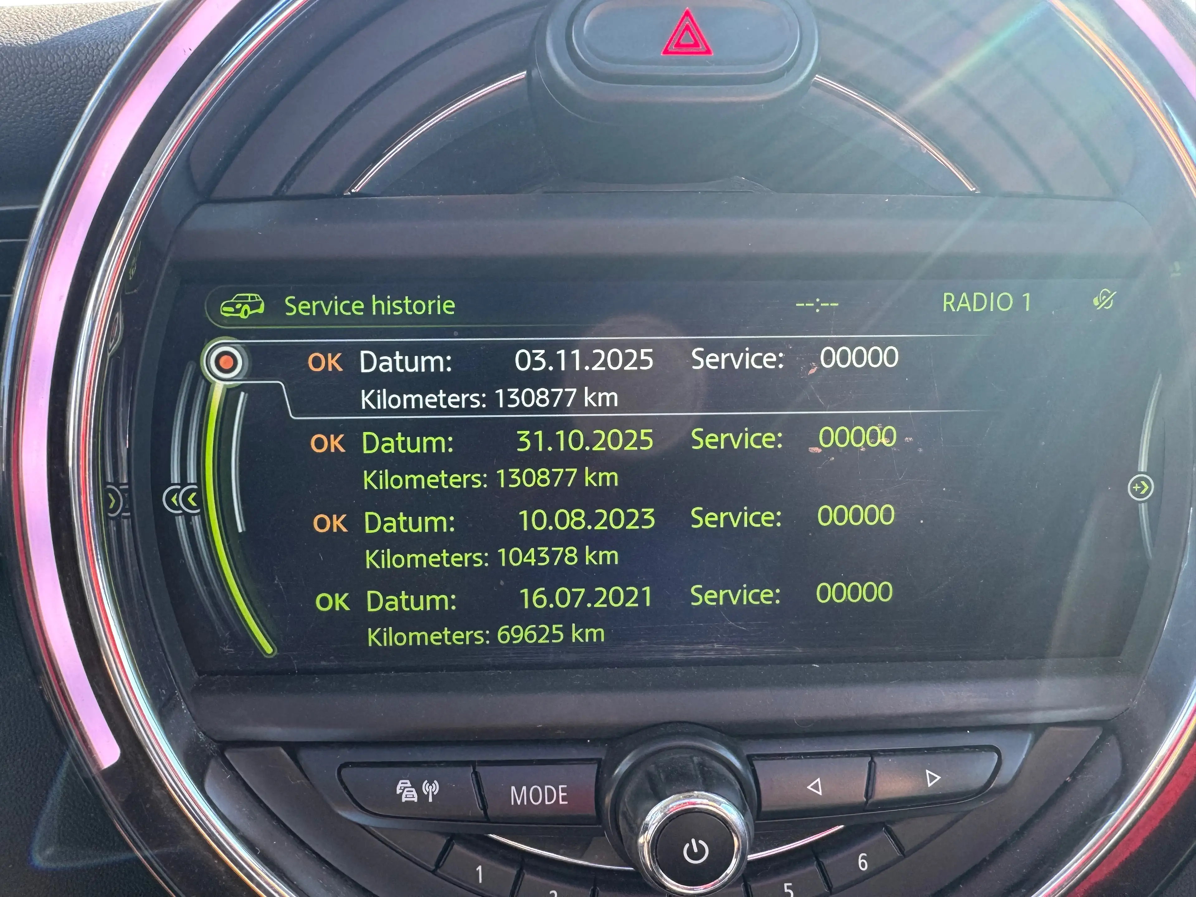 MINI Cooper D Mini 1.5 DA Cooper *Pano*Navi*Leder*Camera* — photo 11