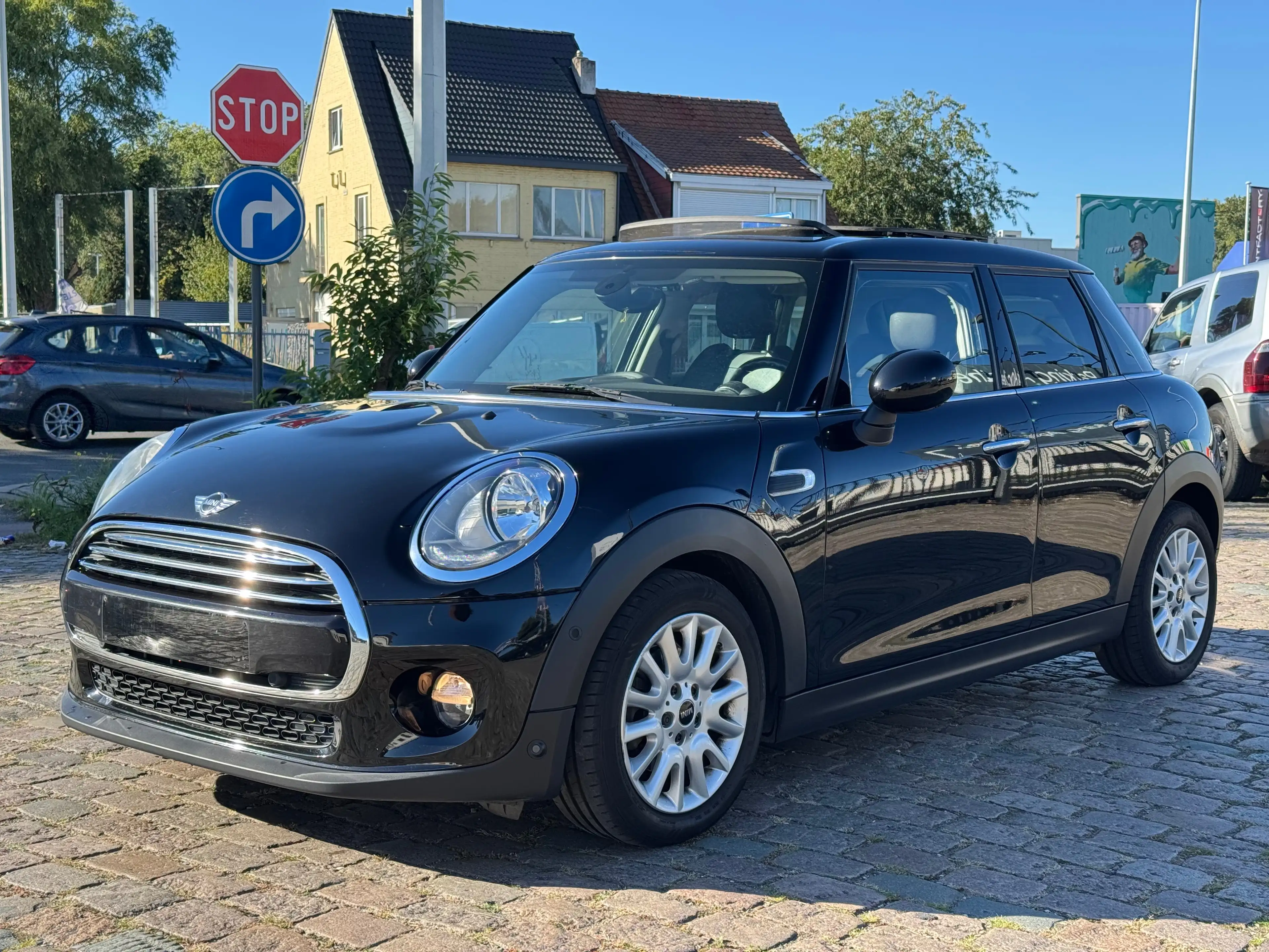 MINI Cooper D Mini 1.5 DA Cooper *Pano*Navi*Leder*Camera*