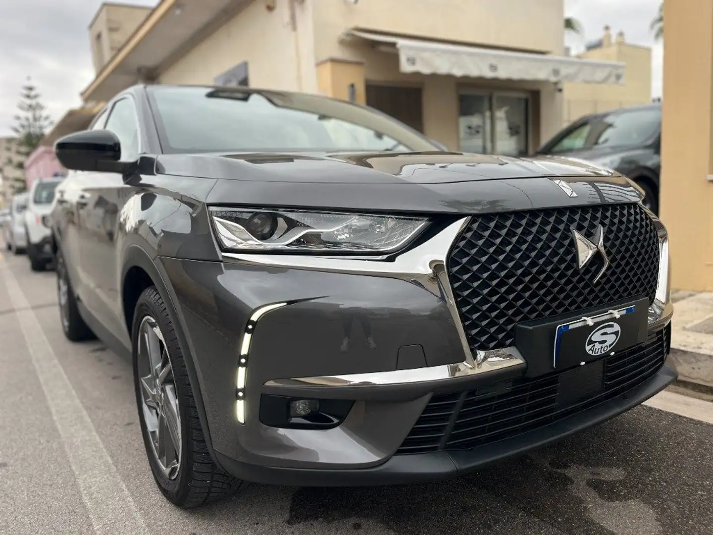 DS Automobiles DS 7 Crossback 1.5BlueHDi 130 Aut. Prestige Gris - 2