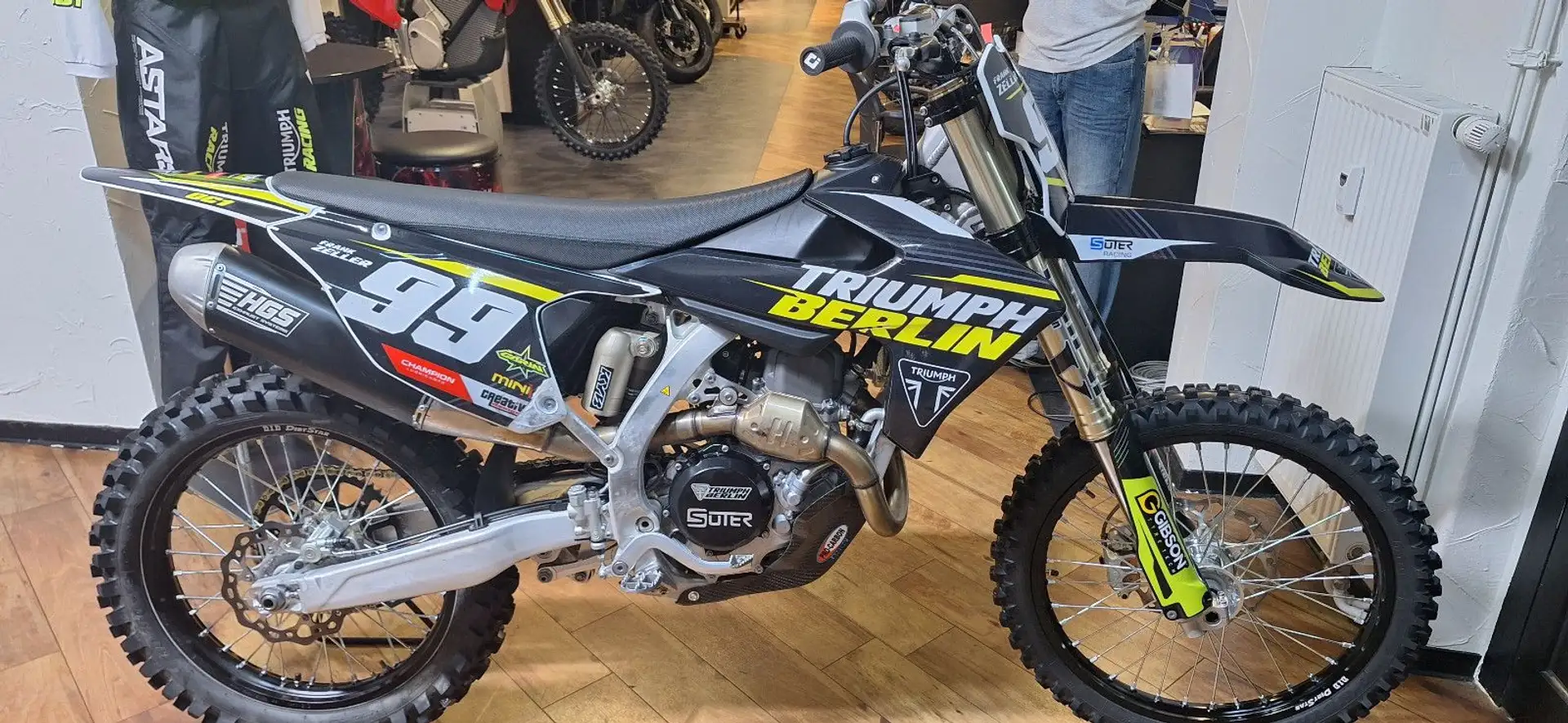 Triumph TF-450 RC EDITION / AKTION + DEKOR Zwart - 2
