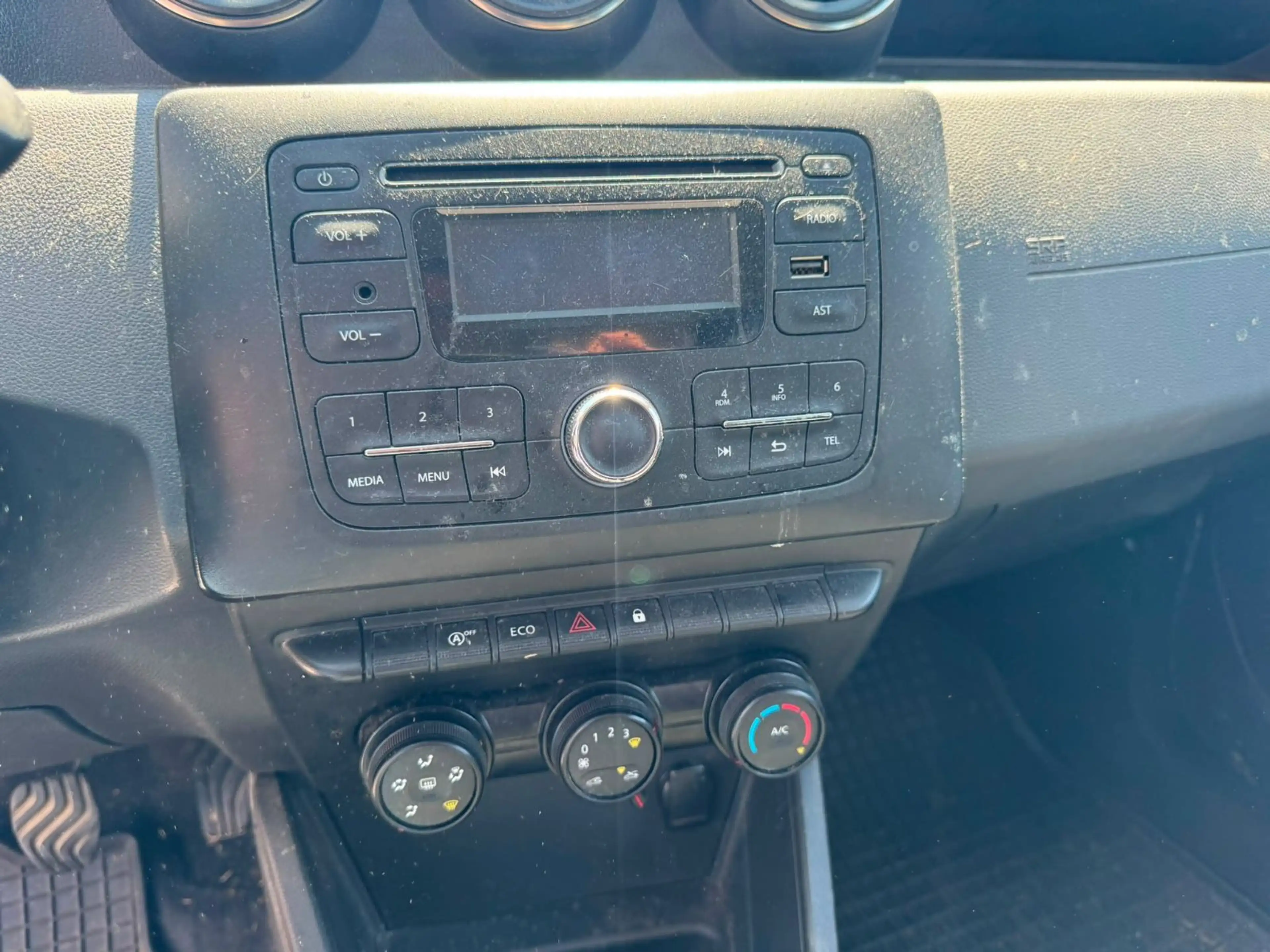 Dacia Duster II Essential — photo 10