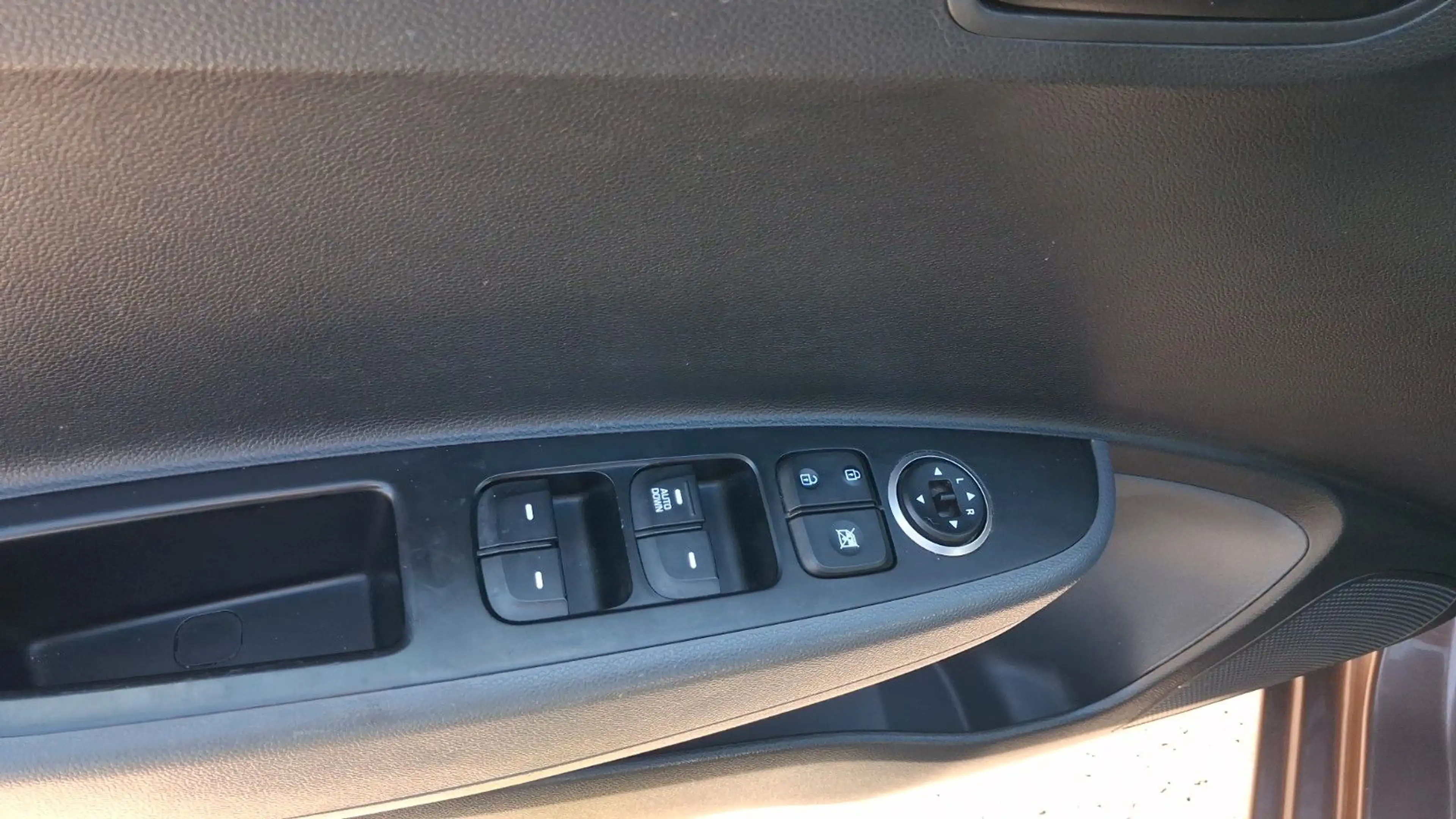 Hyundai i10 Passion 1.2  Klima, Erste Hand — photo 7