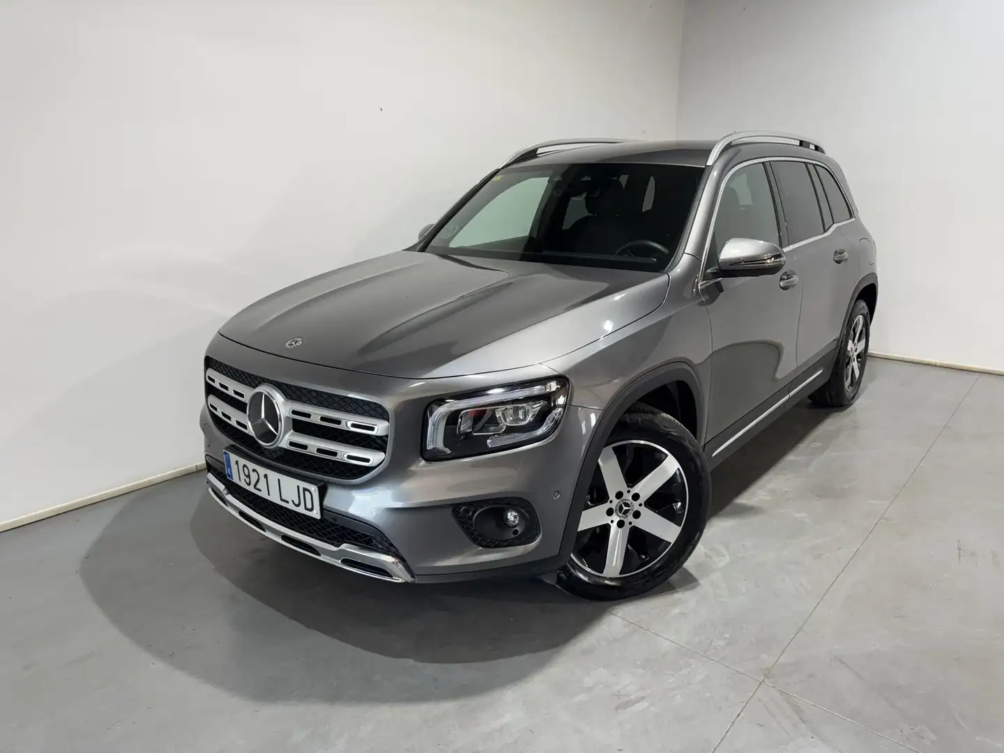 Mercedes-Benz GLB 200 200d 8G-DCT Grijs - 2