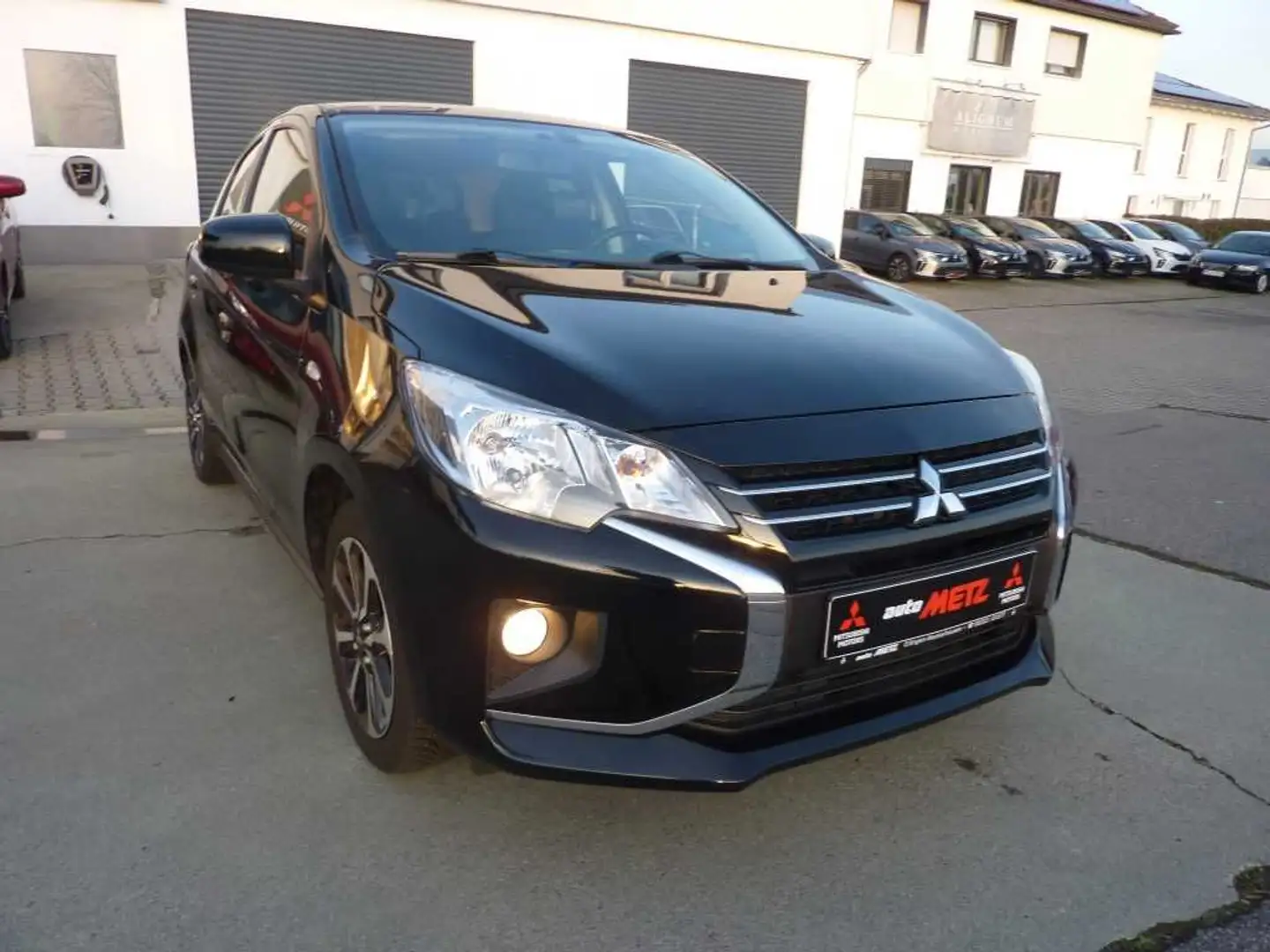 Mitsubishi Space Star Select+ 1.2 MIVEC ClearTec CVT Schwarz - 1