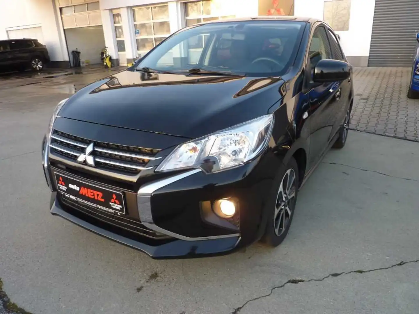 Mitsubishi Space Star Select+ 1.2 MIVEC ClearTec CVT Schwarz - 2