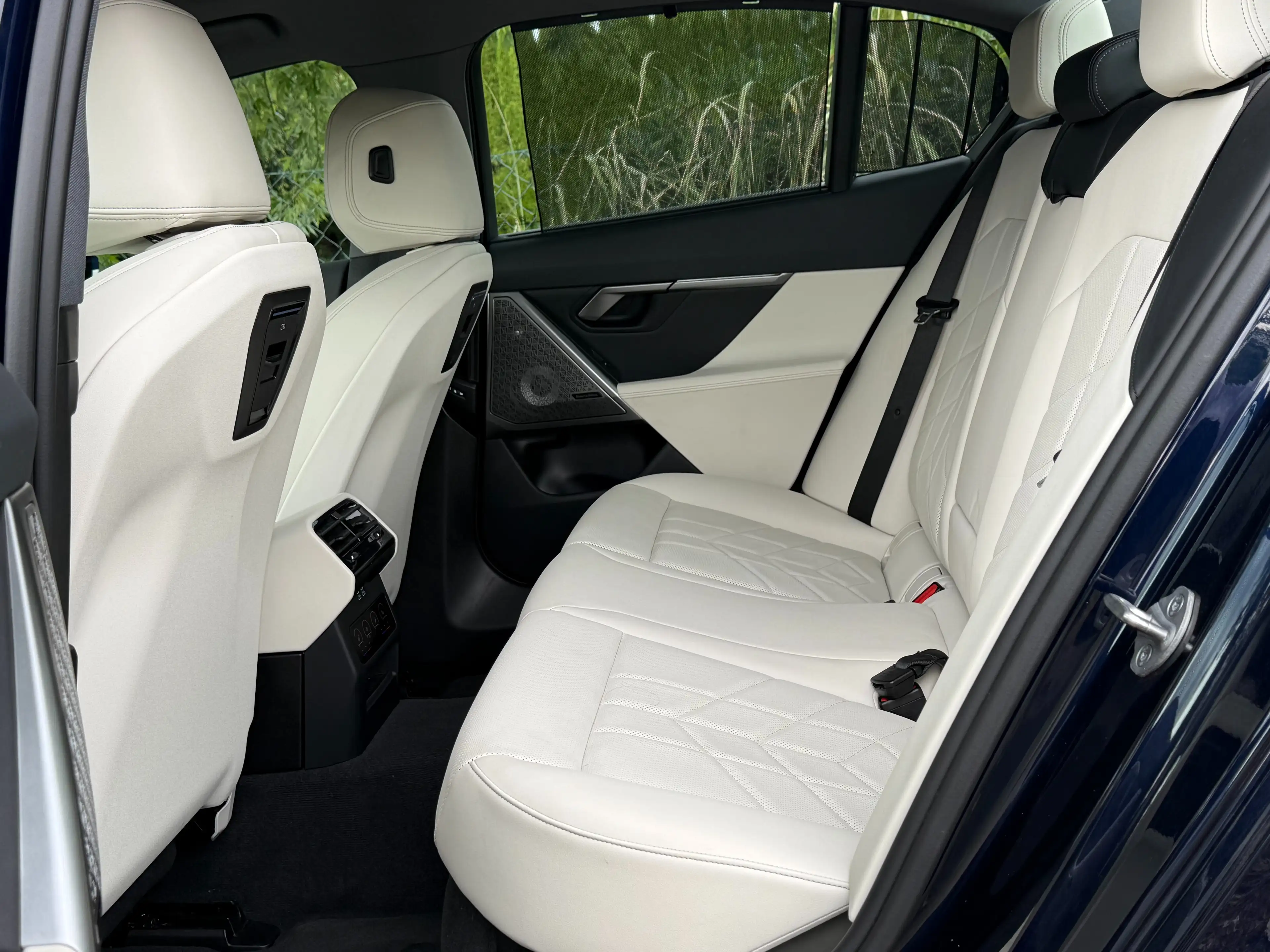 BMW i5 40 eDrive*Individual*Panorama*Bowers&Wilkins*TOP* — photo 14