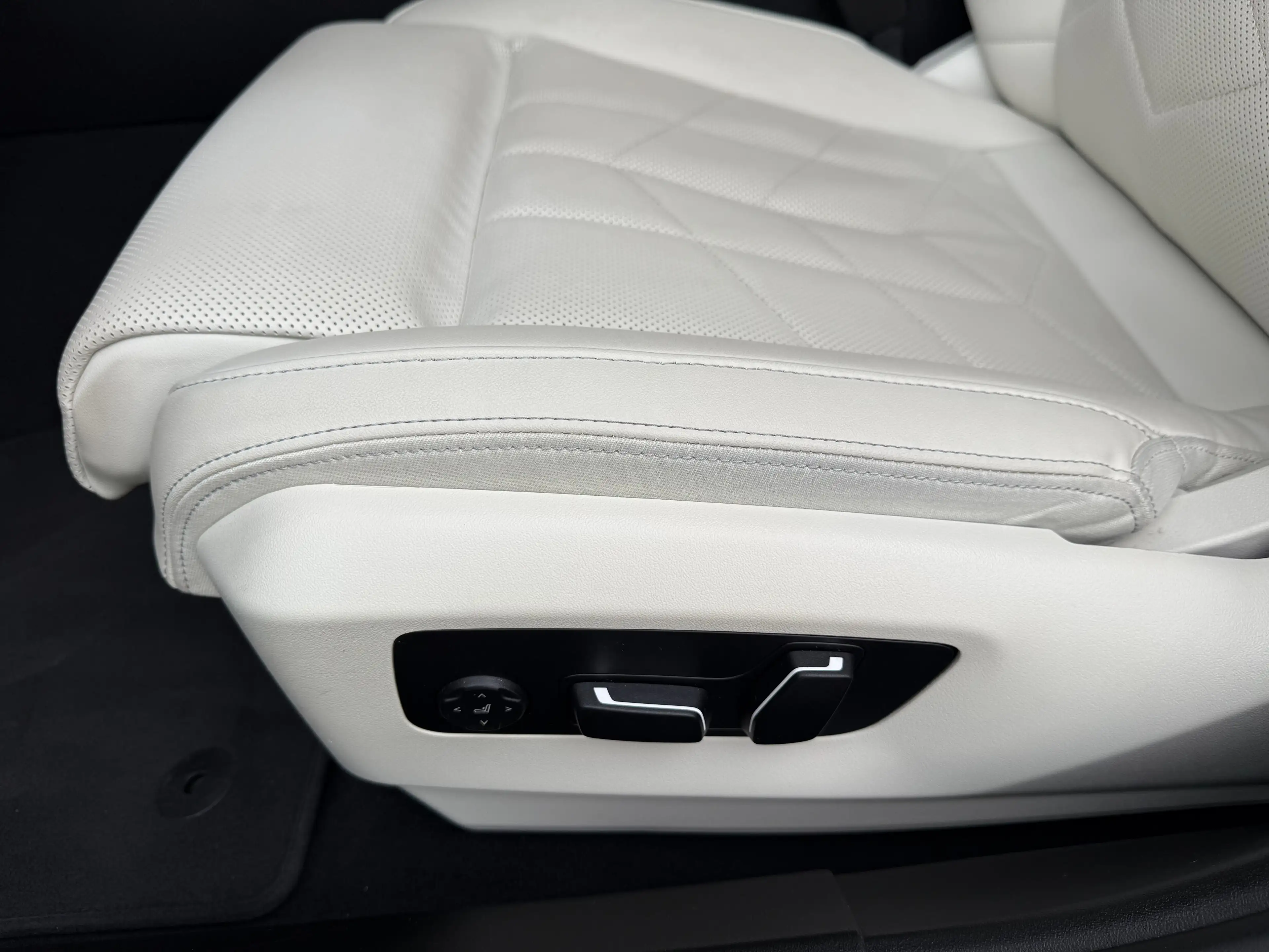 BMW i5 40 eDrive*Individual*Panorama*Bowers&Wilkins*TOP* — photo 10