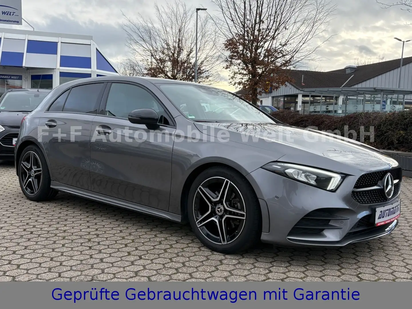 Mercedes-Benz A 200 AMG LINE*ALCANTARA*SITZ-HZ*RÜCKFAHRKAMERA* Grau - 2
