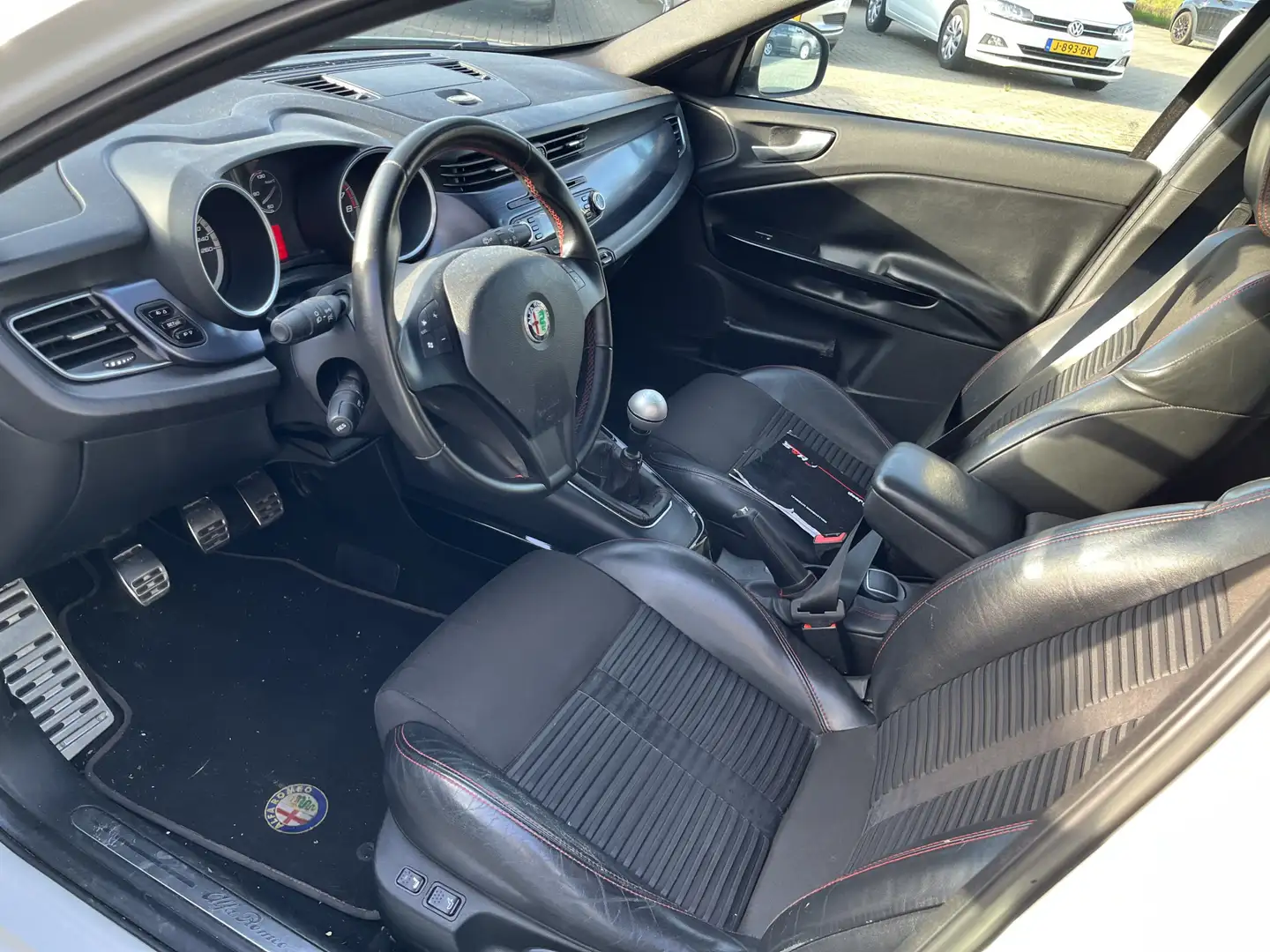 Alfa Romeo Giulietta 1.4 T Distinctive Leer / 19 Inch / Top onderhoude Weiß - 2