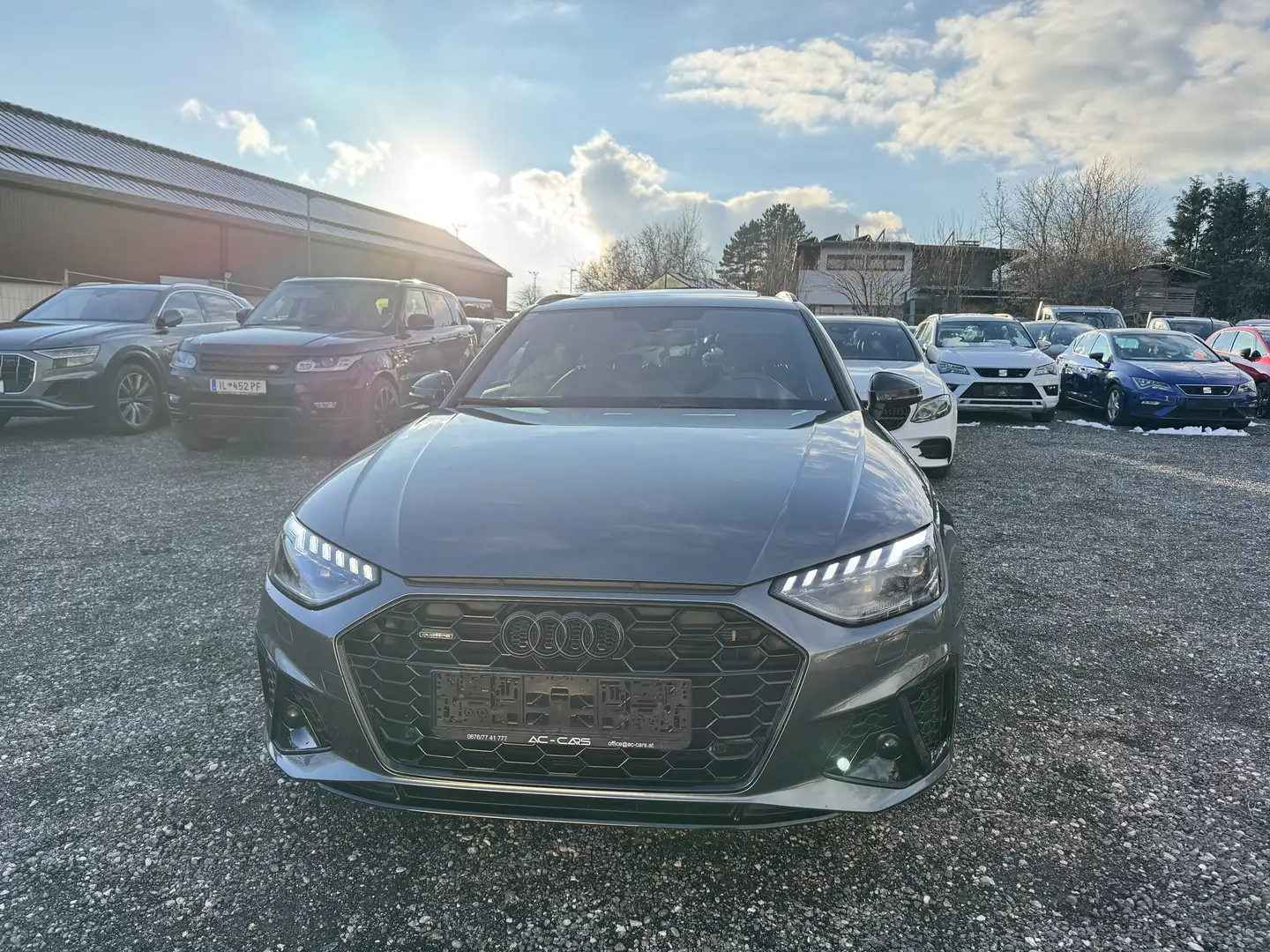 Audi A4 40 TDI quattro S line Grau - 1